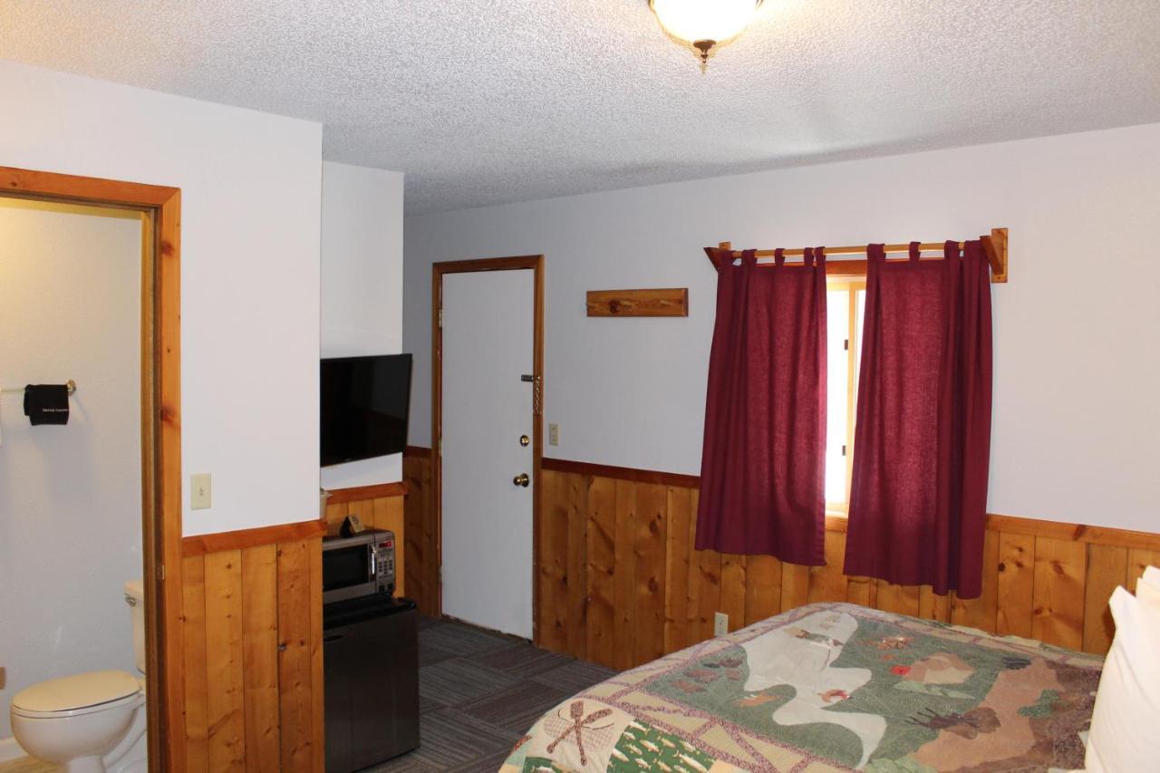 Alpine Motel Of Cooke City Exterior photo