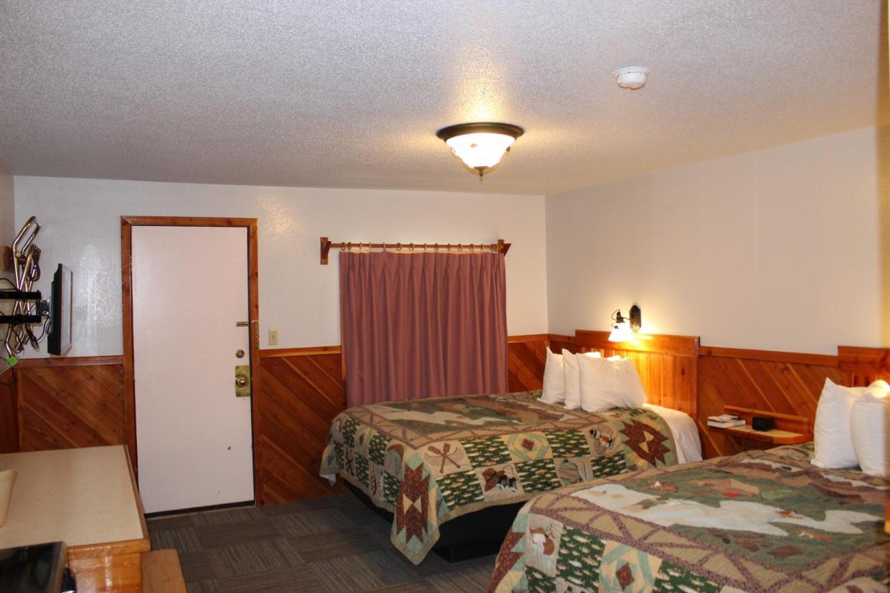 Alpine Motel Of Cooke City Exterior photo